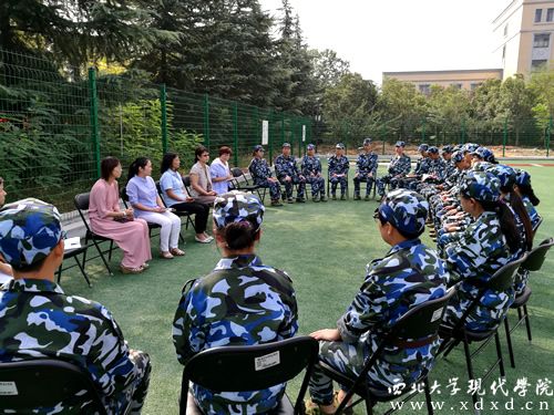 座談會(huì)現(xiàn)場(chǎng).jpg