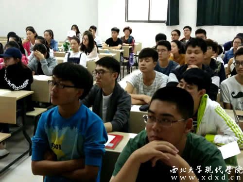 1 陳愛美院長在聽課(最后一排左起:第一個(gè)).jpg