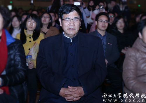 2 老校長劉家全董事長出席并觀看演出。_副本.jpg